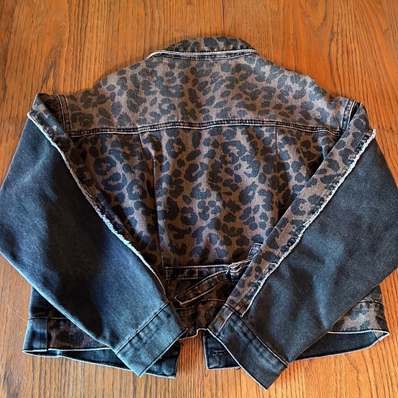 Woman’s black denim jacket with cheetah on the back - Picture 6 of 7